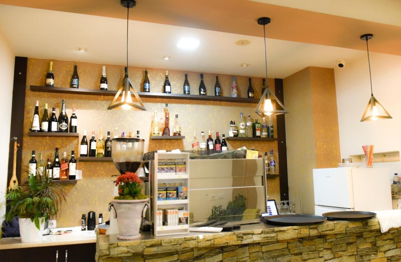 Hotel Vila Dedej Durres Ngoại thất bức ảnh