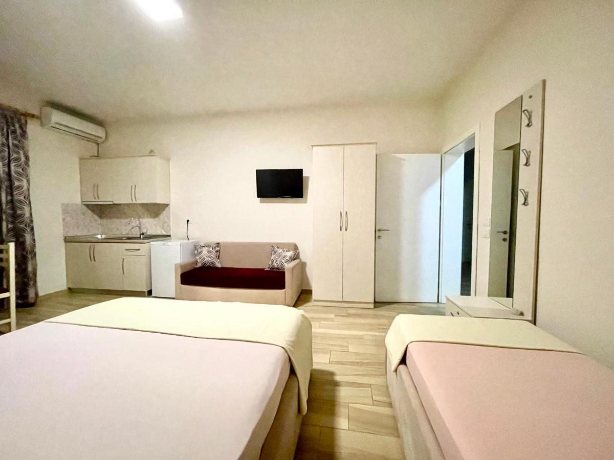 Hotel Vila Dedej Durres Ngoại thất bức ảnh
