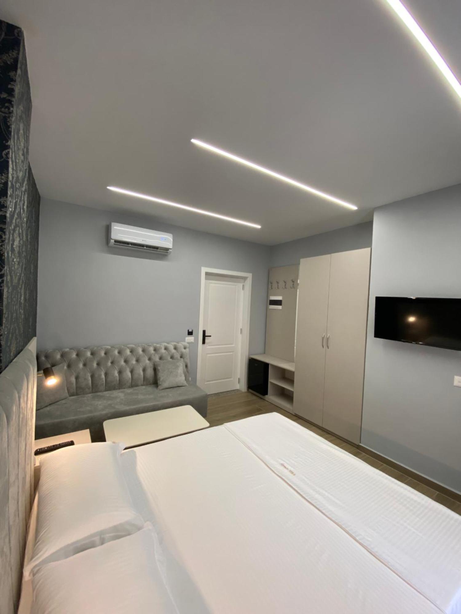 Hotel Vila Dedej Durres Ngoại thất bức ảnh